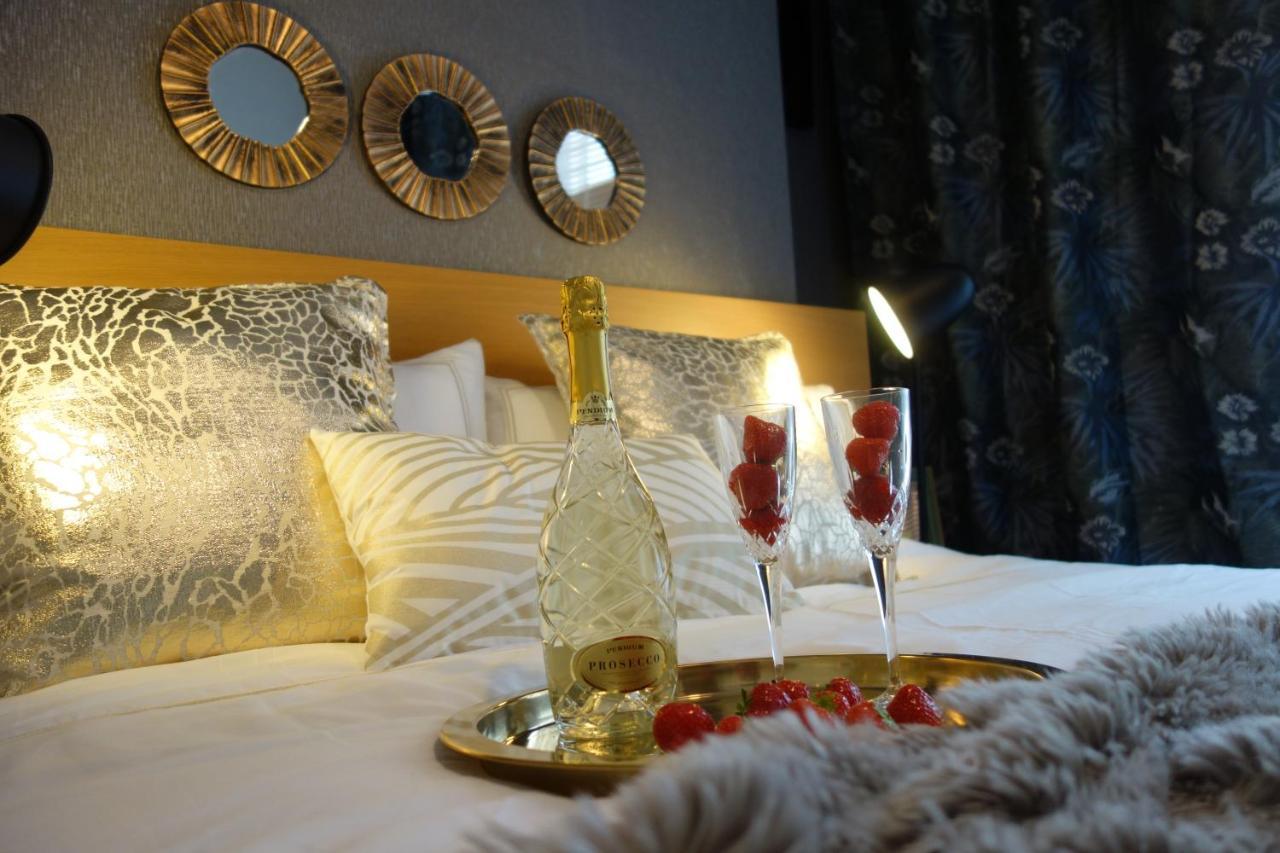Ann Apartments Opposite The Pier With Sea View Portsmouth Esterno foto