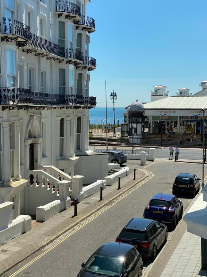 Ann Apartments Opposite The Pier With Sea View Portsmouth Esterno foto
