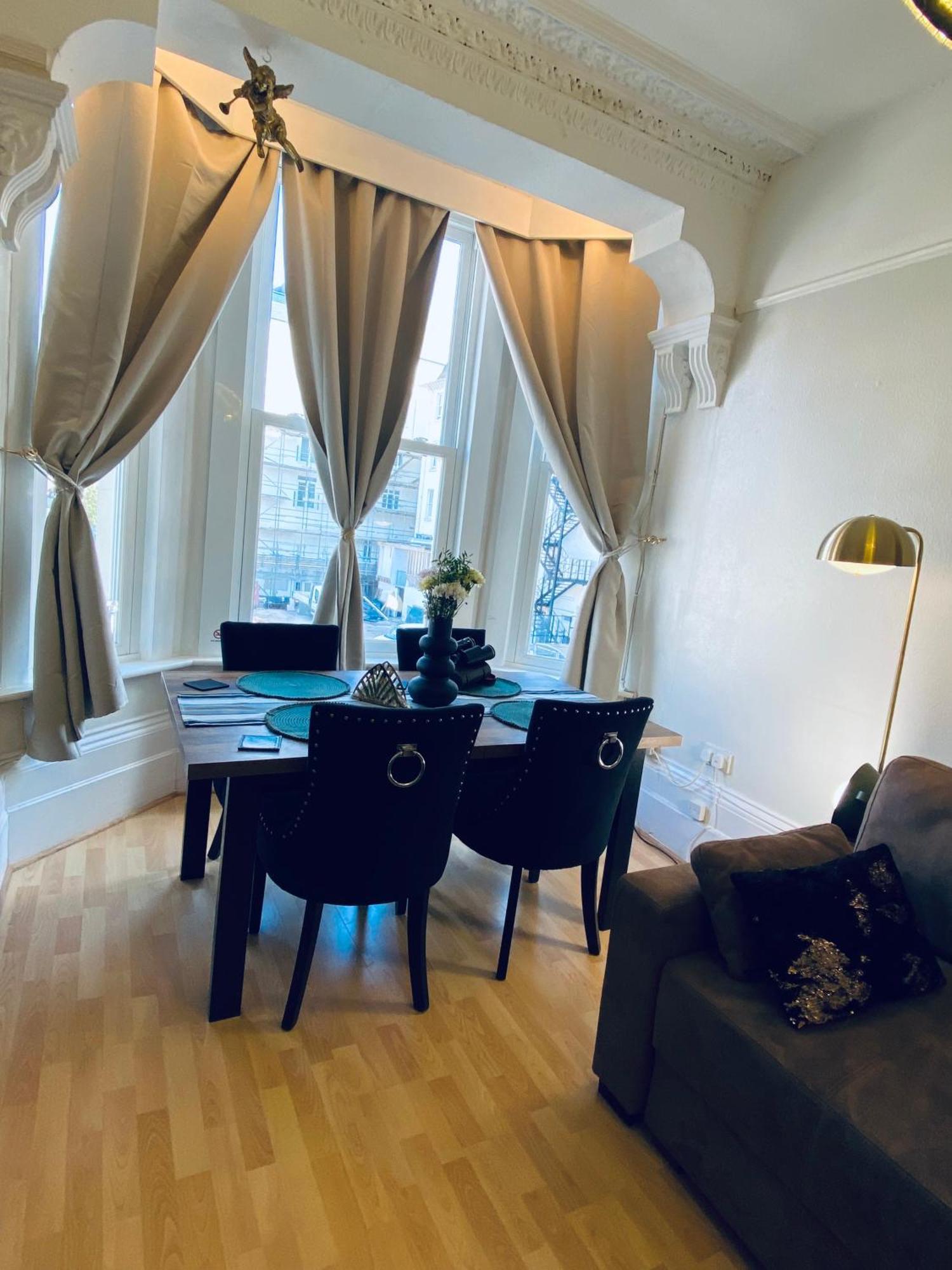 Ann Apartments Opposite The Pier With Sea View Portsmouth Esterno foto